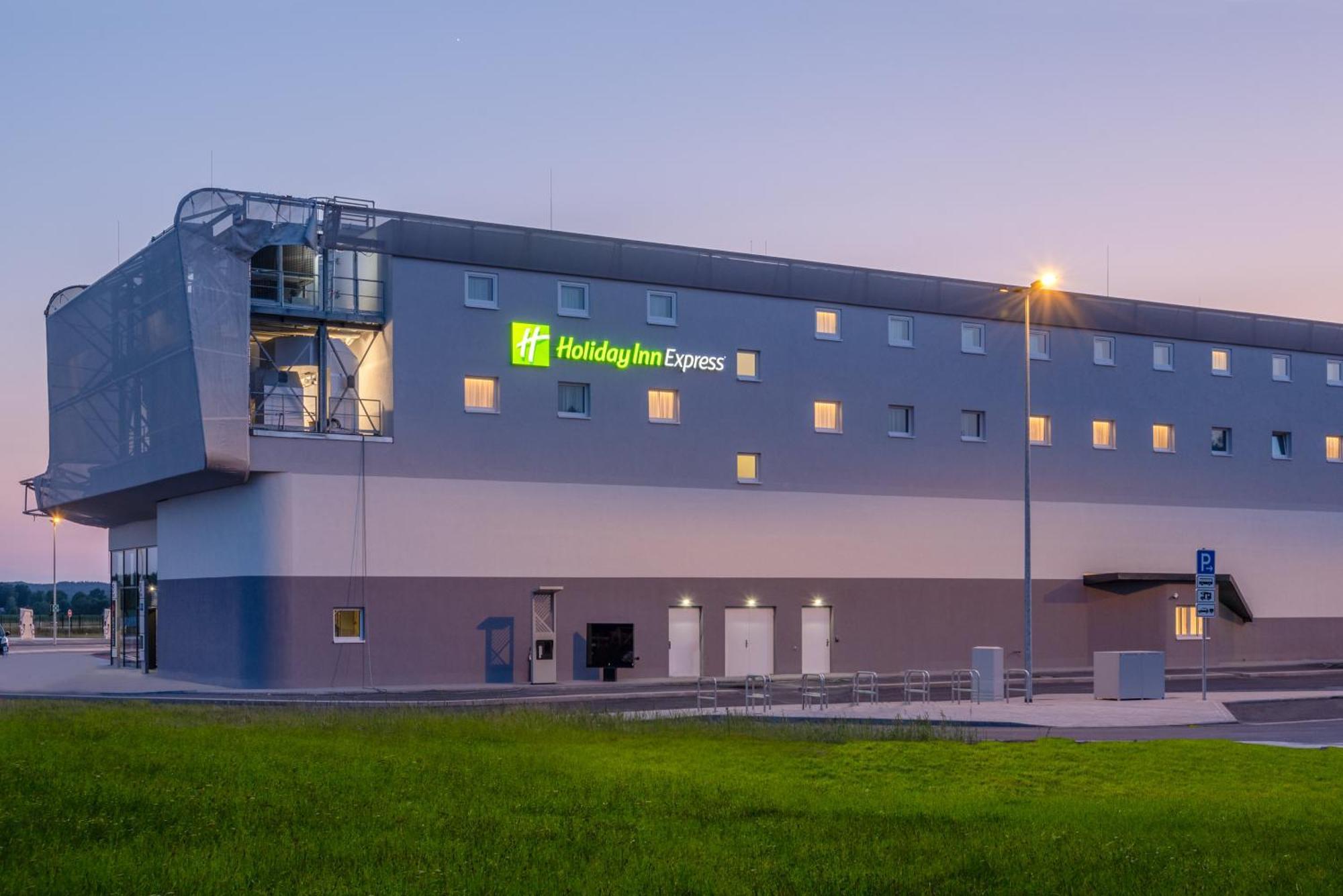 Holiday Inn Express - Hamburg South A7-As42 By Ihg Egestorf Exteriör bild